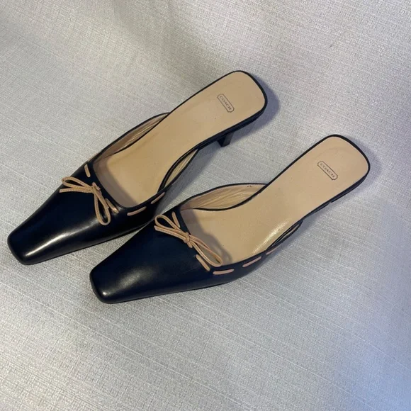 Coach kitten heels Black and Tan Women's Shoes Y2K - Picture 2 of 8